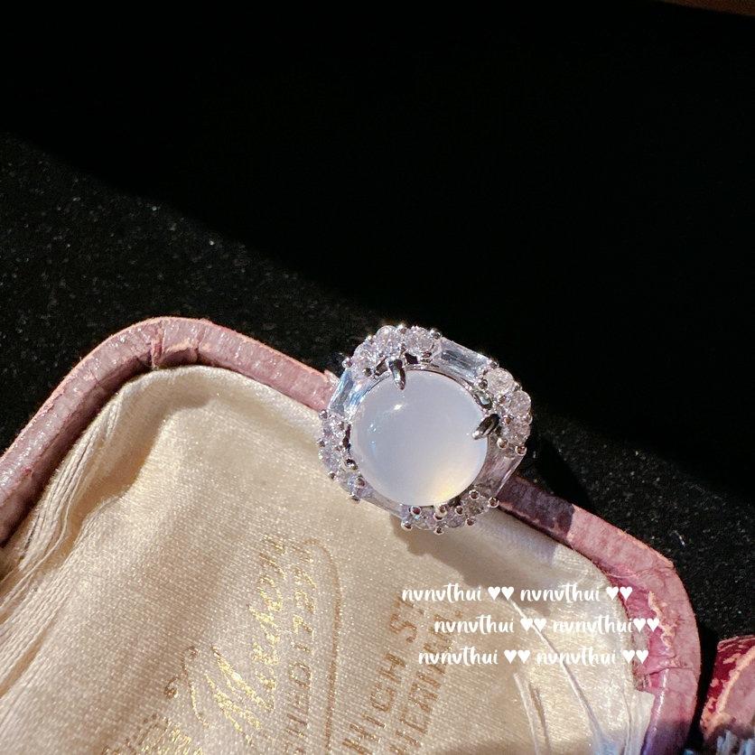 

Lychee Frozen White Chalcedony Safety Buckle Necklace, Watery, Plated With 18K Gold And Jade Plate Sugar Cube Zircon Ring Earrings
