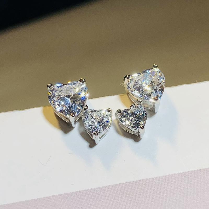 Huitan Silver Color Heart Cubic Zircon Love Stud Earrings for Women New 2023 Chic Lady's Ear Accessories Luxury Wedding