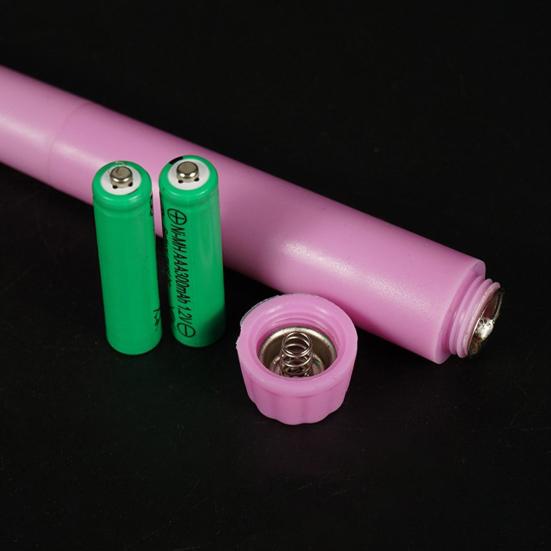 5 ks LED svítící svíčka Bezplamenná kuželová svíčka na baterie Teplé světlo pro domácí párty