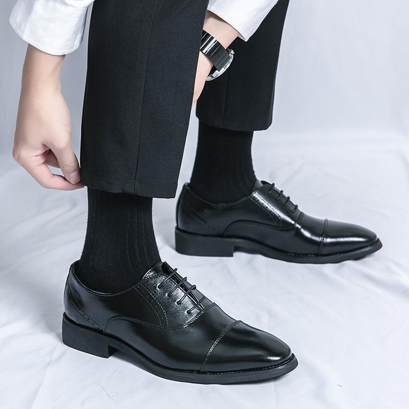 Men's Shoes 46 Leather Shoes Fashion Men's Business Dress Shoes Korean Version Trend Engraved Leather Shoes