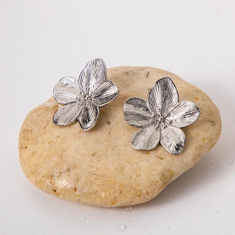 Gold Color Metal Flower Retro Earrings for Women Girls Vintage European & American Design Studs Fashion Party Zircon Gifts 2024