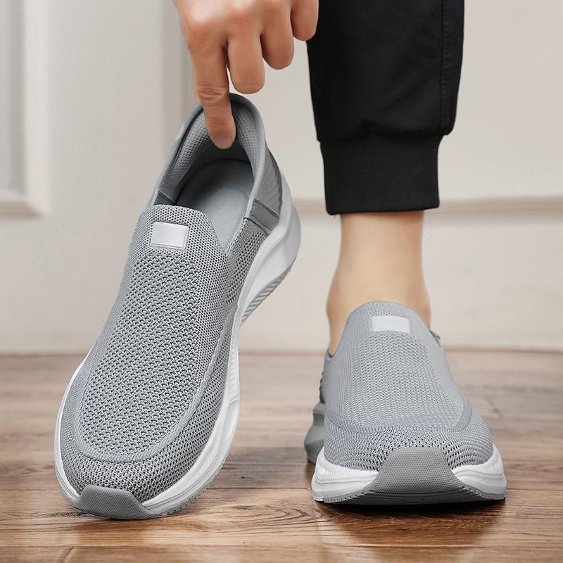 New Comfortable Super Light Thick Soled Slip-on Flying Elastic Mesh Socks Shoes Men's Casual Sports Walking Shoes