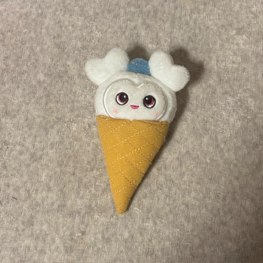 

[USED] TWICE POPUPSTORE Baby Lovely Ice Badge Dahyun