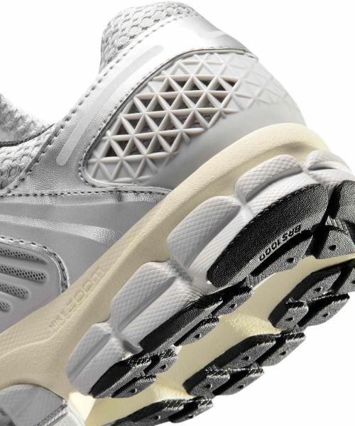 Nike Zoom Vomero 5 M - Grey Fog:Metallic Silver:Coconut Milk:Chrome IM3486-002