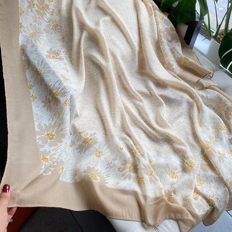 42 Designs Spain Brand Lovely Floral Square Viscose Shawl Scarf Lady Print Soft Wrap Pashmina Bufandas Muslim Hijab 135*135Cm