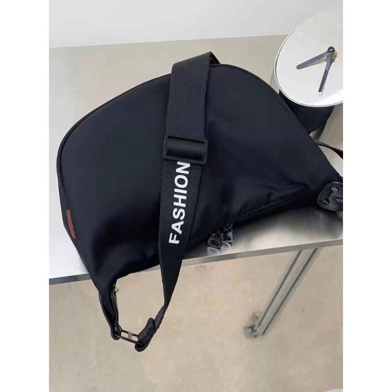 

Large-capacity Dumpling-wrapped Crossbody Bag, A Niche Casual and Sporty Single-shoulder Bag for Women large чорний