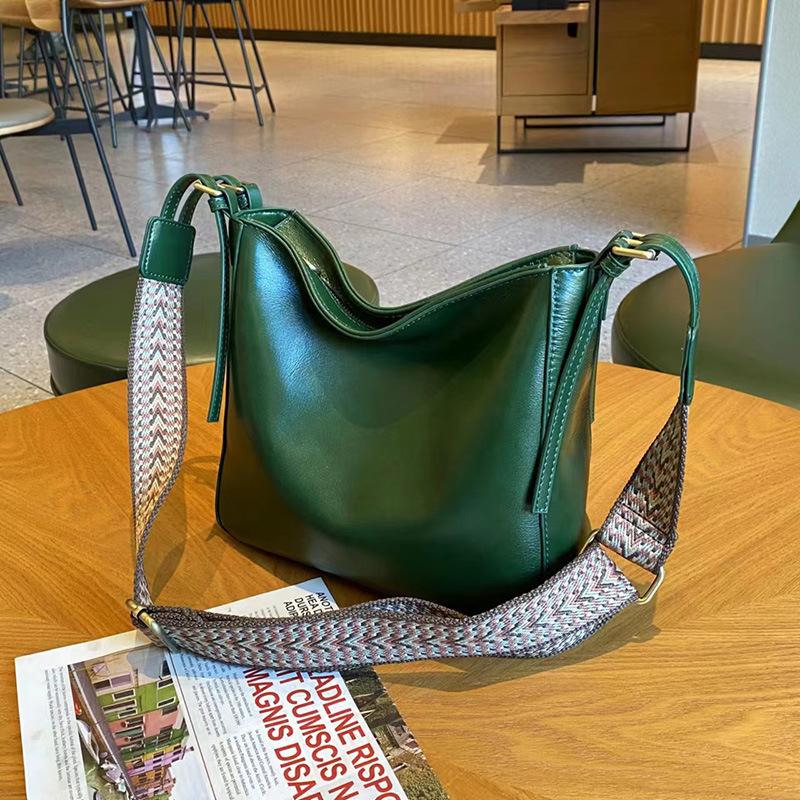 Women's New Bag Large Capacity Commuter Armpit Bag Shoulder Bag
