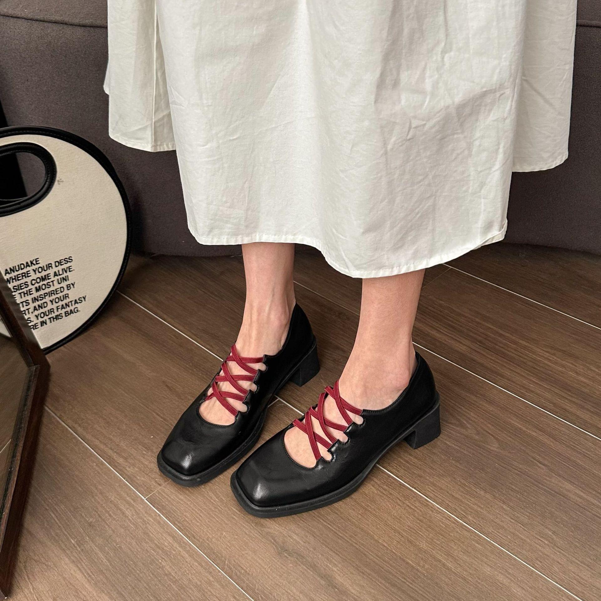 

thick heel British style small leather shoes women s spring and autumn 2025 new versatile cross strap large size single shoes loafers French 43