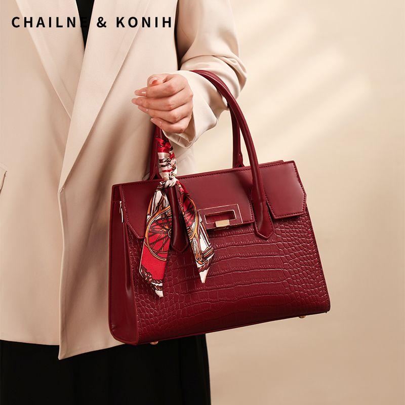 

Accessible Luxury Middle-Aged Fancy Wedding Gift Mother Bag