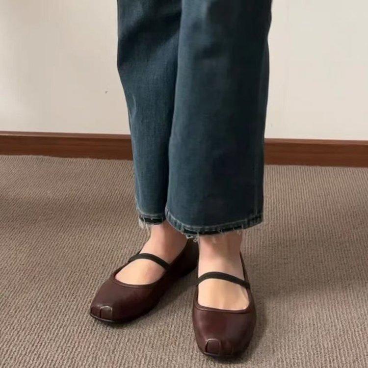 French Mary Jane Shoes Women's Shoes Autumn 2025 New Flat Bottom Square Head Shallow Mouth Word with Temperament Single Shoes Women