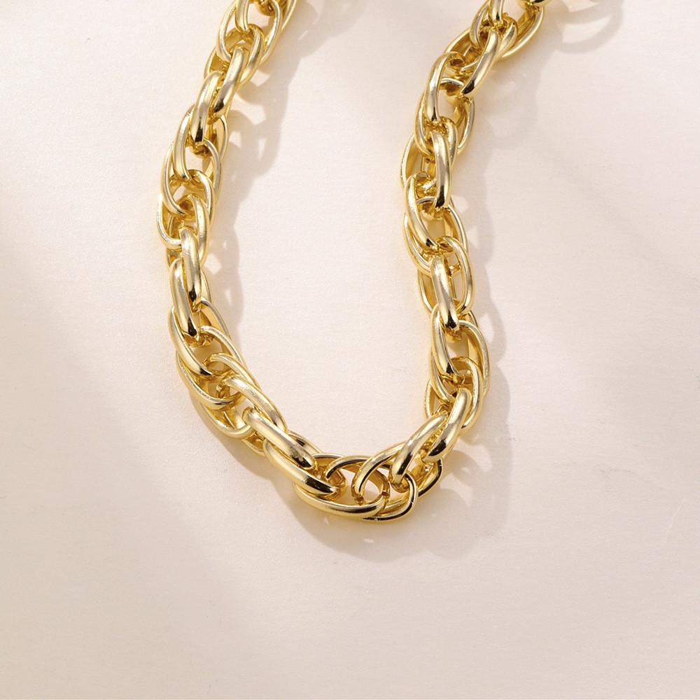 Chain Short Trendy Necklace With Eyecatching Geometric Patterns For Women