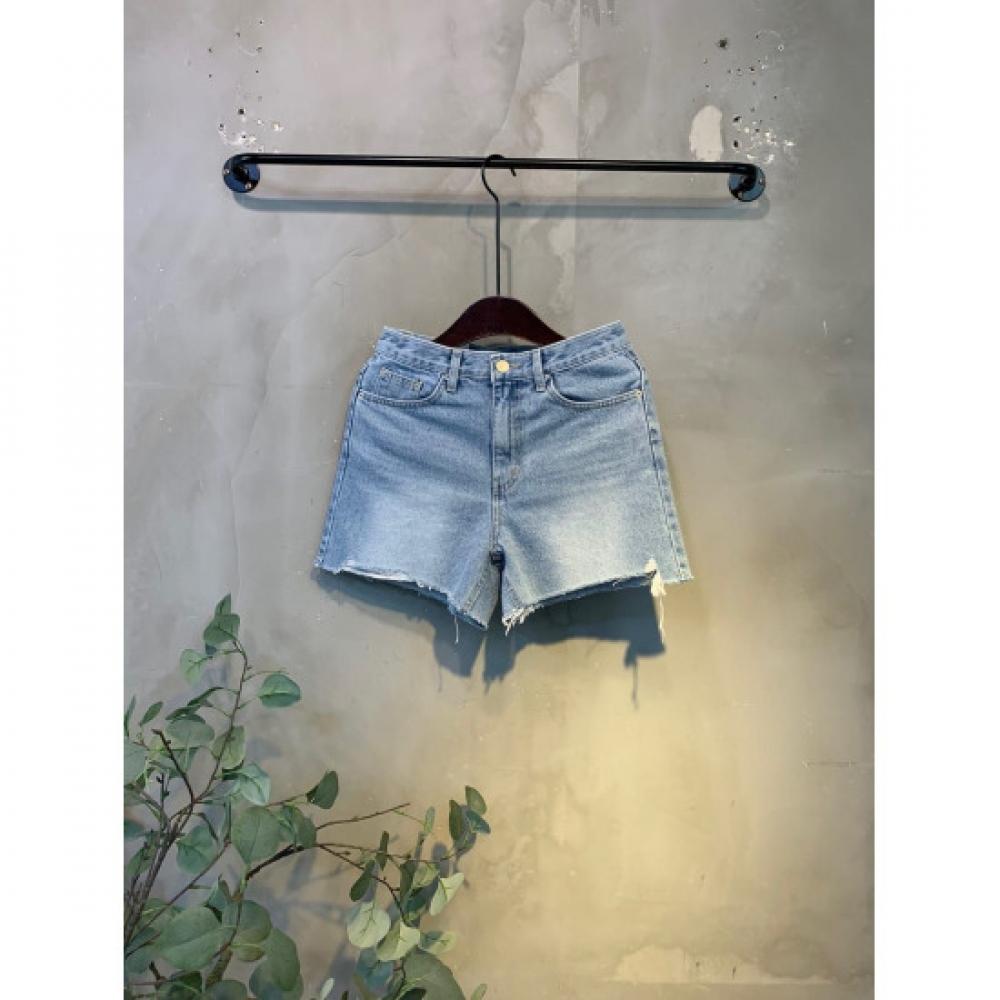 C S In The Room unbalanCed CuttIng Denim ShortS One Color
