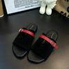 Sommer Mode Mattes Leder Retro Ein-Wort-Schlappe Damen Xia Ping Absatz Schnalle Außen Tragen Strand Coole Hausschuhe Damen