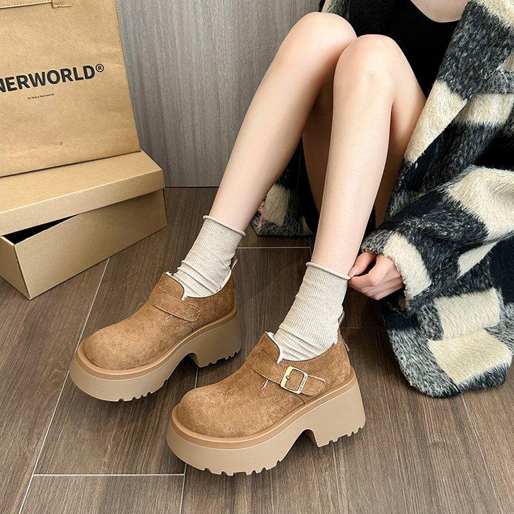 [Yushilai] Suede Thick-soled Warm Short Boots for Women In the Winter of 2025, the New Retro Thick-heeled Temperament Is a Pedal.
