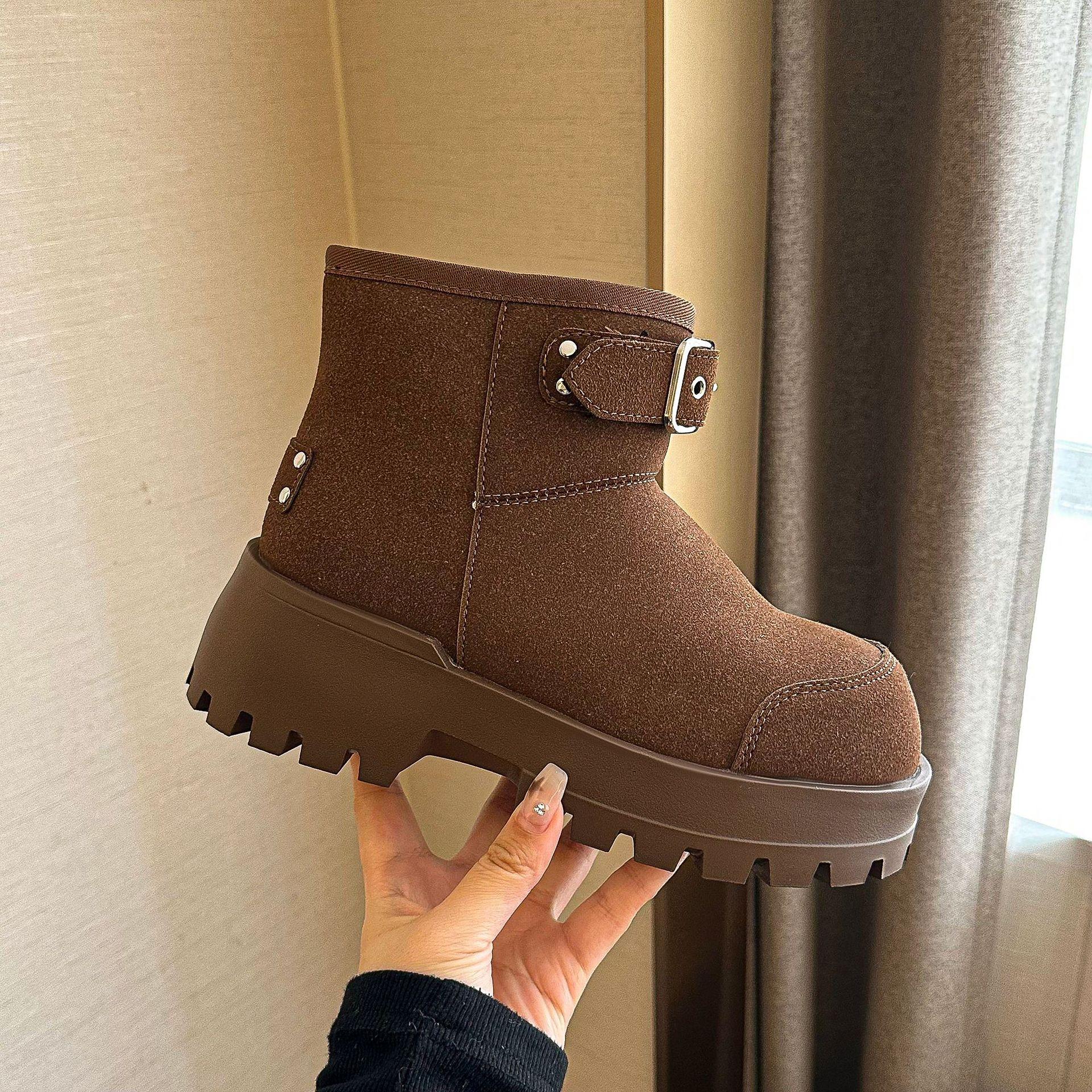 

Модные зимние ботинки с пряжкой на ремне, женские, 2024, новые, ретро, теплые, бархатные, короткие, удобные, повседневные ботинки на платформе, прилив 40