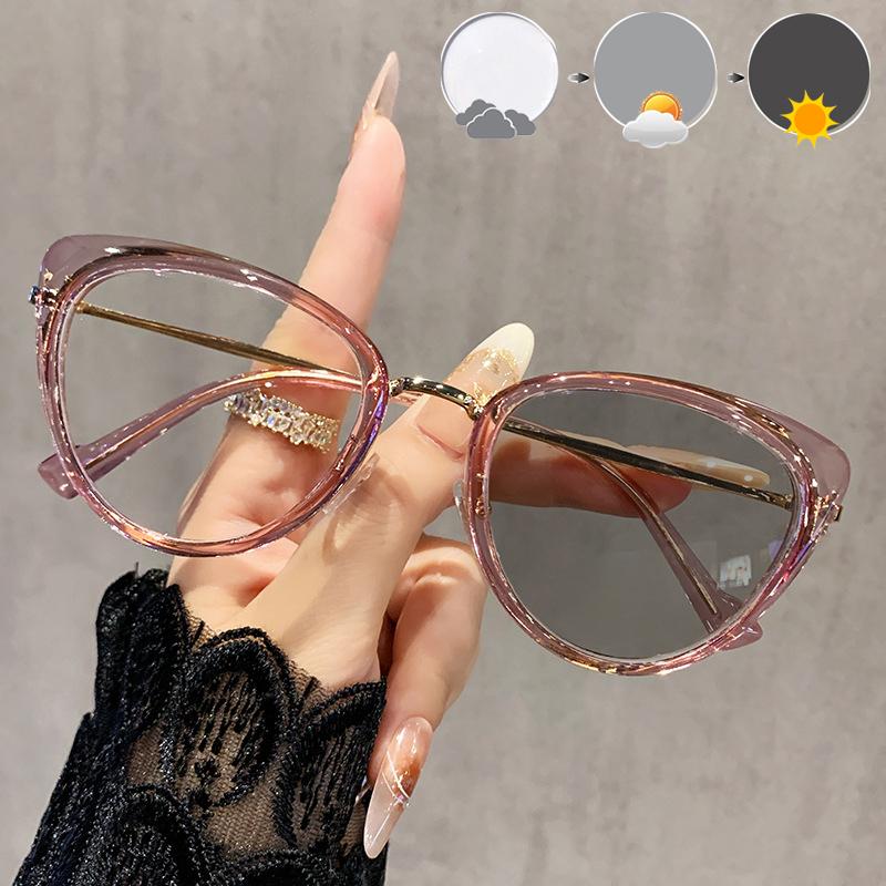Vintage Metal Photochromic Myopia Glasses Women New Trendy Cat Eye Glasses Men Retro Anti Blue Light Eyewear with UV Sensitivity