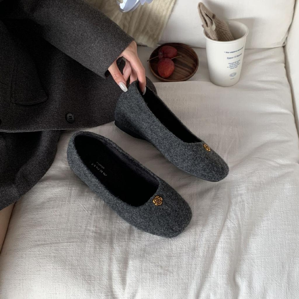 New winter fashion round head woolen metal flower inner sloping heel velvet women's single shoes