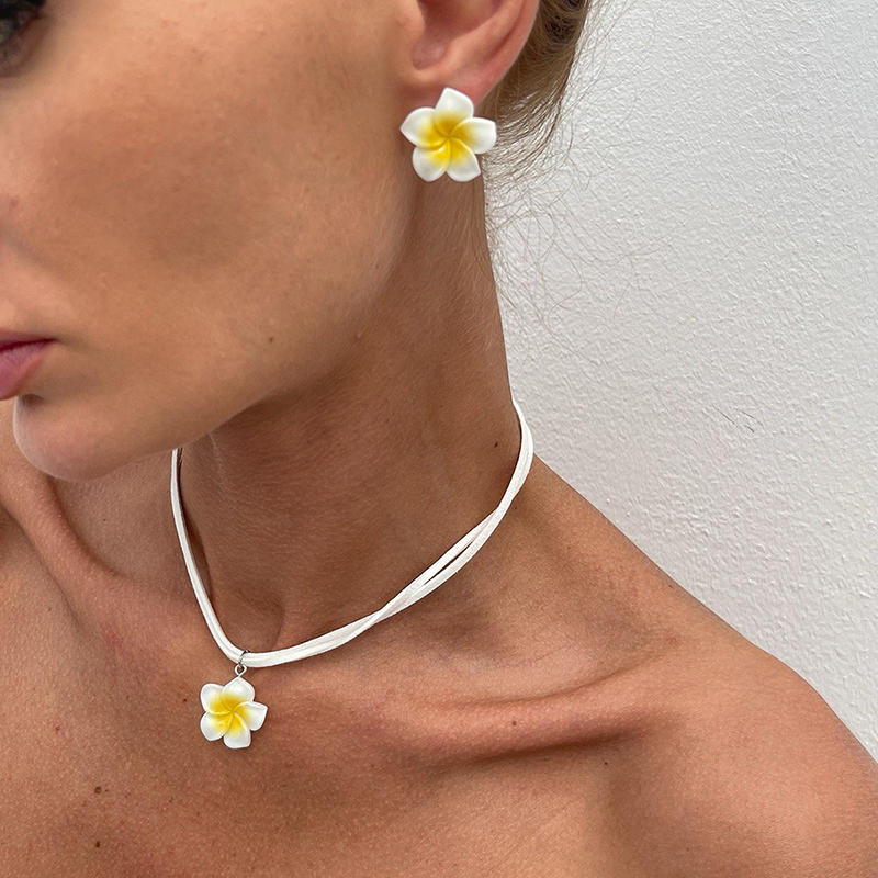 Women Hawaiian Plumeria Stud Earrings Necklace Set Delicate Summer Flower Jewelry Beach Party Accessories