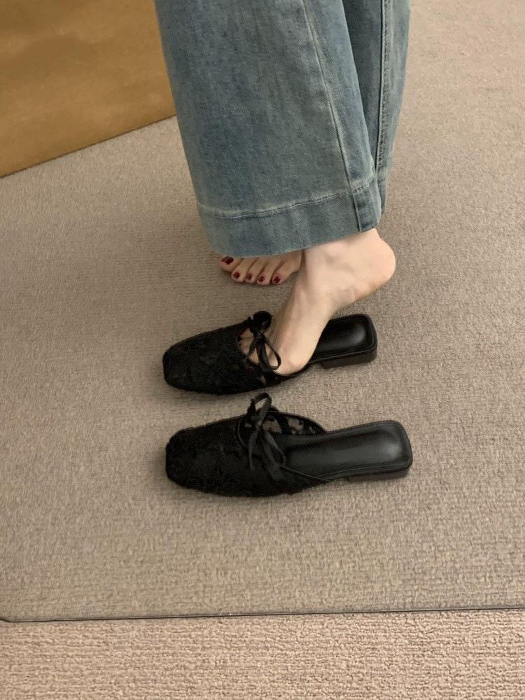 

French beautiful mesh yarn breathable one-word bow baotou half slippers women s summer 2025 new temperament thick heel sandals 35