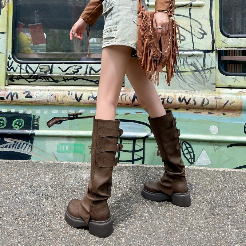 Pants, boots are wrinkled, but knee boots, thick-soled boots, women's tall boots are piled up, and the thick soles of the long boots are increased