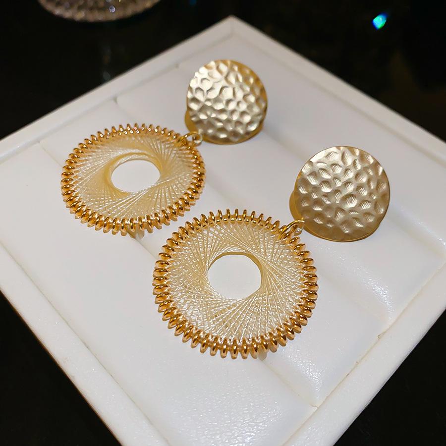 No Piercing Metal Mesh Pleated Hollow Geometric Ear Clips, Retro High-end Niche Fashion Earrings for Women