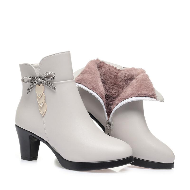 Mom shoes autumn and winter leather shoes, new velvet short boots and elderly winter shoes fashion boots comfortable leather cotton shoes