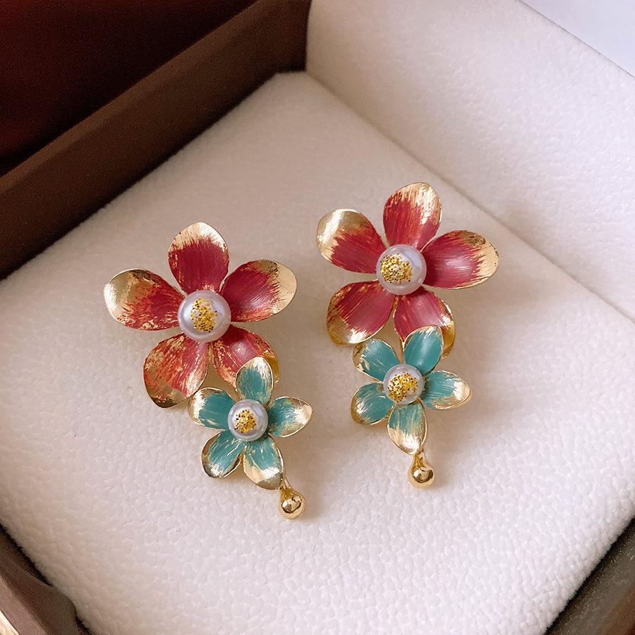 Medieval Vintage Dripping Oil Flower Earrings Retro Niche High-end Earrings Light Luxury Versatile Temperament Earrings Women