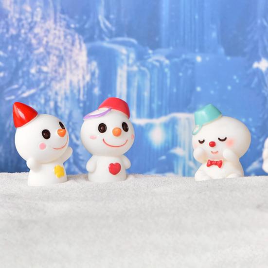 Christmas Figurine Eco-friendly Cartoon Design Exquisite Resin Christmas Micro Landscapes Ornament for Decoration