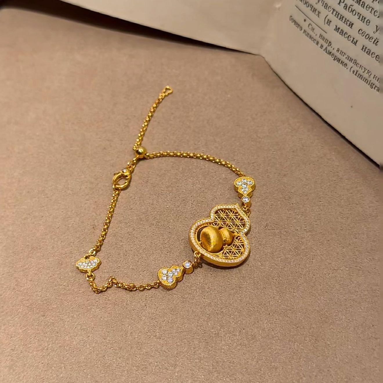 

Aesthetic Fulai Running Gourd Bracelet, Ancient French Brushed Wire, Hollowed Out with Diamonds, Brocade Window, Nafu Pendant Set, Female 2026.
