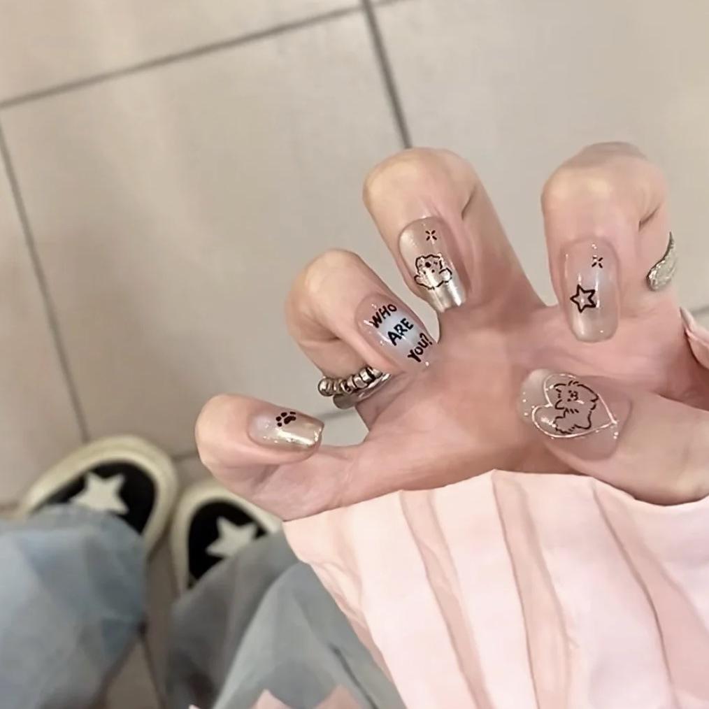 

Adorable Samoyed Press-On Nails with Heart Gold Foil and Playful Puppy Art