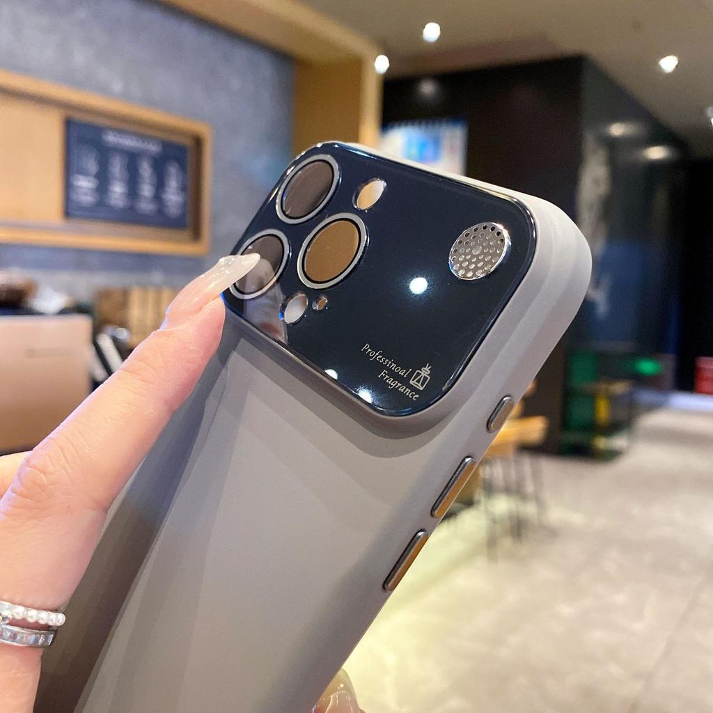 Silicone Large Window, Suitable for iPhone17 Mobile Phone Case, Aromatherapy Skin Feeling, Apple 16plus All-inclusive Anti-drop Protective Case.