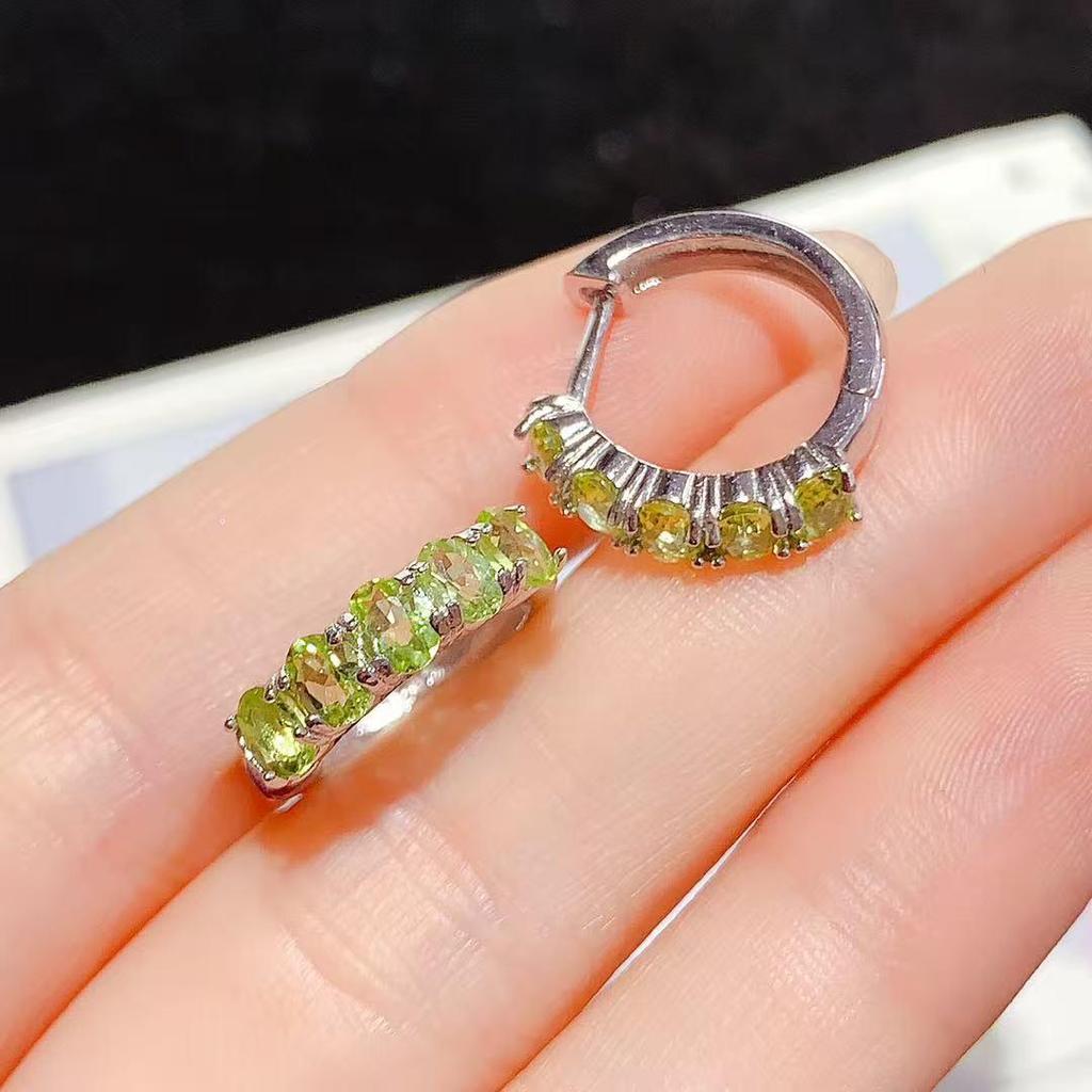 S925 Silver Peridot Ear Cuffs - Simple, Fashionable Gemstone Earrings for Women