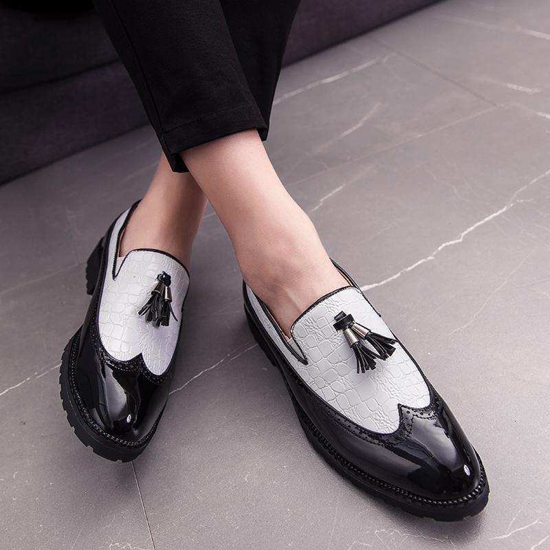 Fashion Men Classic Tassel Shoes Black and White PU One Step Stepping Business Office High Quality Le Fu Shoes Size 38-48 Men Shoes
