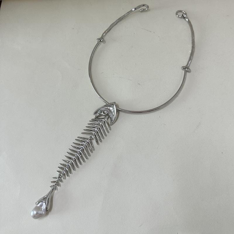Nyhetsdesign Legering Stor Fiskben Hänge Choker Halsband För Kvinnor Mode Överdrivet Halsband Smyckestillbehör Gåva