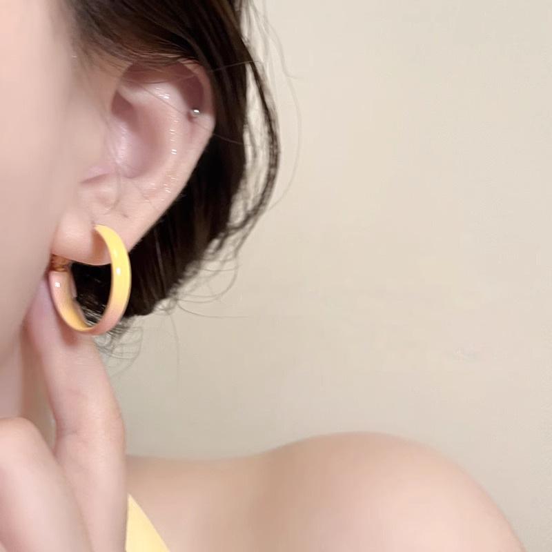 Dreamy Gradient Yellow-Pink Circle Earrings for Women - Luxurious, Bold Hoop Earrings, Trendy Fashion