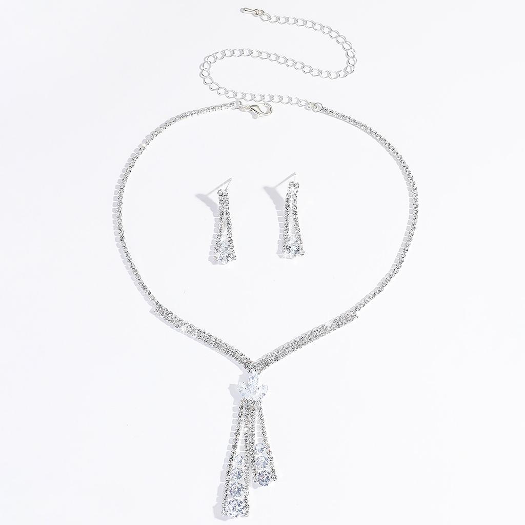 3-teiliges Damen-Mode-Design Lotus Geometrisches Halsketten-Ohrring-Zirkon-Set Geeignet für Hochzeitsfeiern und Festivalgeschenke