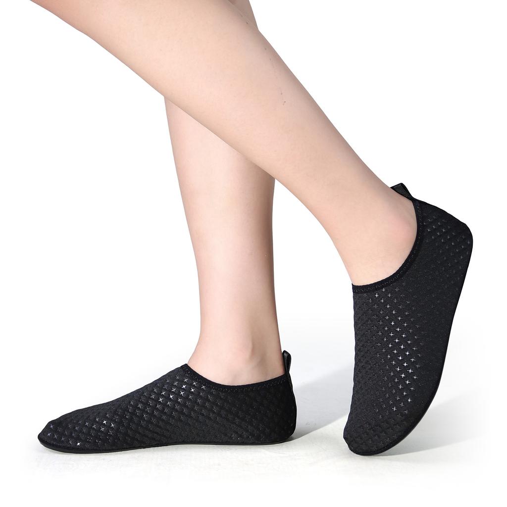 Black Men Women Aqua Shoes Sneakers Quick Dry Summer Barefoot Shoes Aqua Socks Unisex Gym Yoga Exercise Beach Swimming Footwear