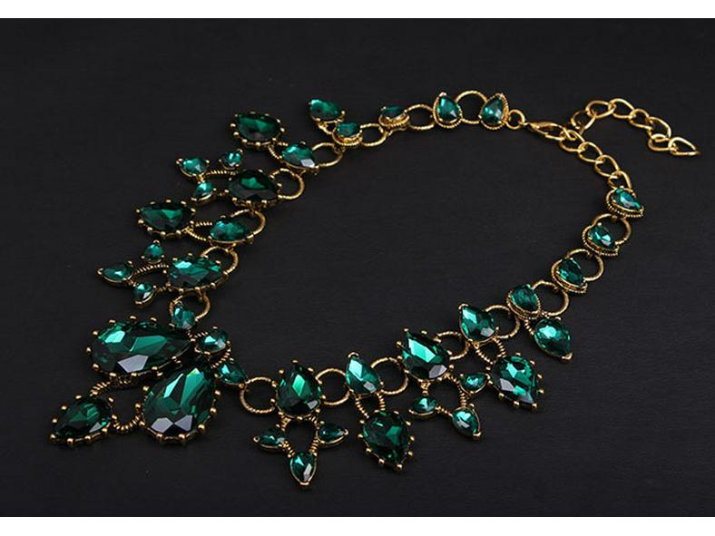 Colier Claviculă Retro European-American cu Gemă de Cristal pentru Femei