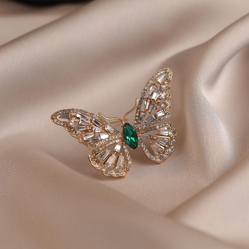 Exquisite High-End Schmetterlingsbrosche für Damenmode - Elegante Corsagen-Nadel & Kleidungsaccessoire