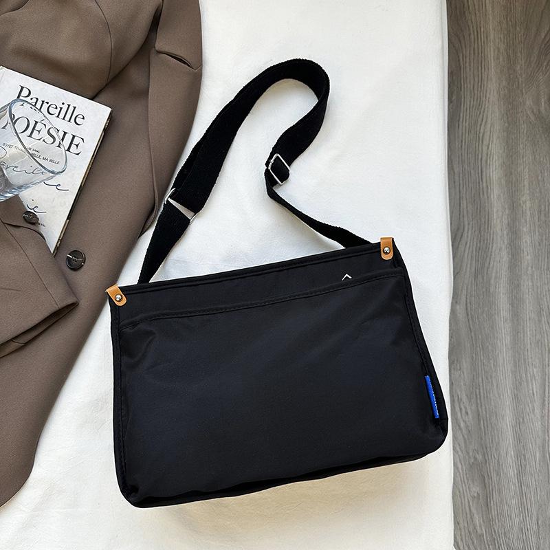 

Female tote bag large-capacity summer oblique span new versatile college student commuter bag nylon bag