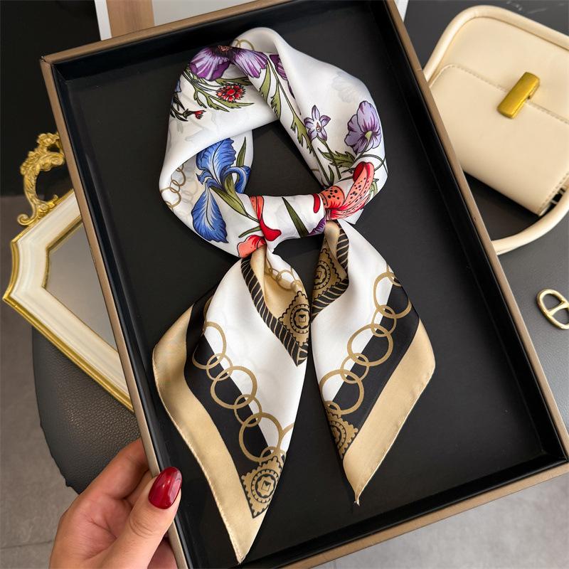 New Chain Floral Printed Silk Scarf Square Scarf High-end Shawl Sunscreen Neck Small Square Scarf Headscarf Women's Scarf