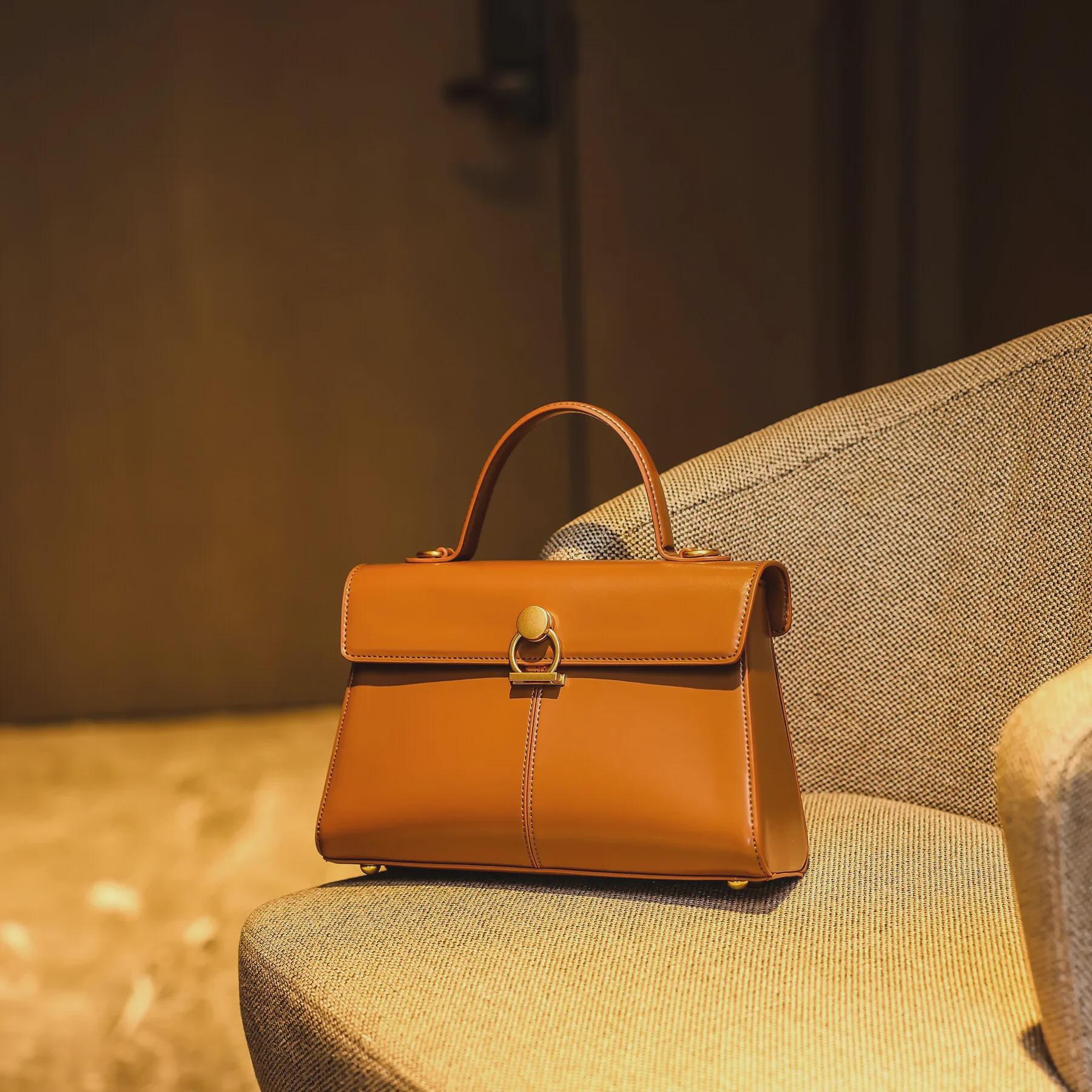 

Зимняя сумка в стиле ретро 2024 года: Модная женская сумка через плечо