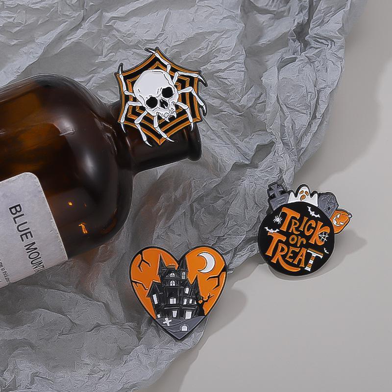 Halloween Enamel Pins Punk Ghost Skull Spider Brooch Backpack Brooch Badge Party Clothing Accessories Gift