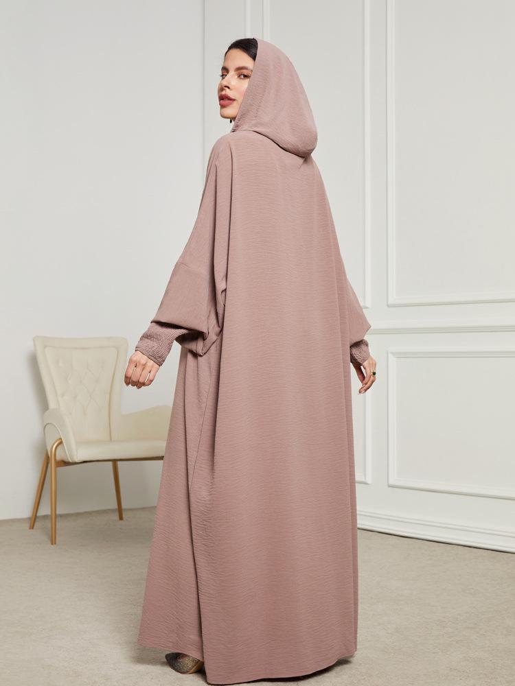 Elegantní blízkovýchodní hidžáb s kapucí, dlouhé šaty