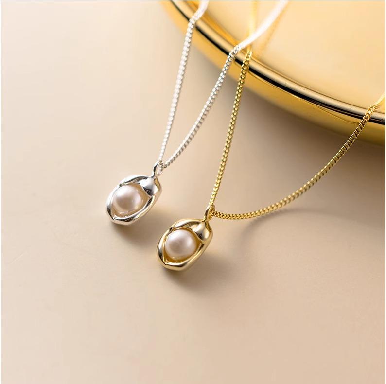 Copper-Plated Gold Pendant with Irregular Ingot and Pea Pearl - Elegant High-End Style Accessory