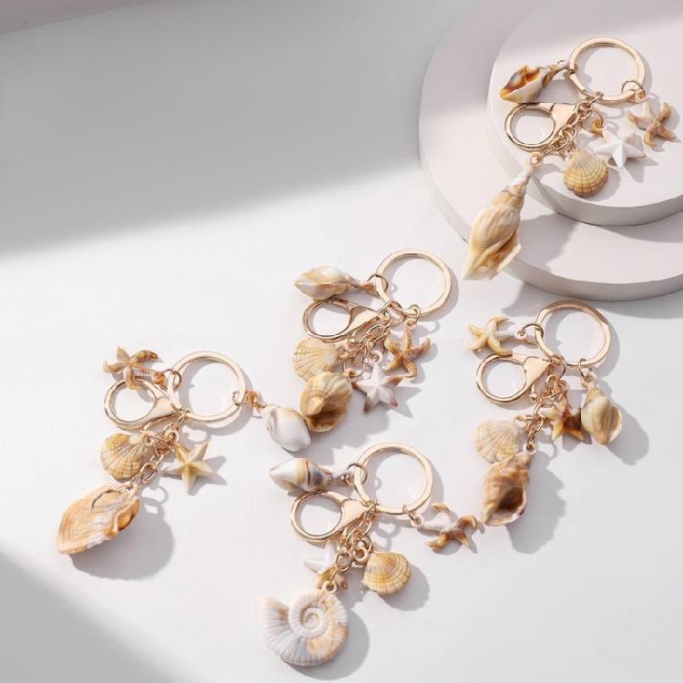 Exquisite Shell Keychain Conch Starfish and Star Pendant Keyring Bag Decoration Fashionable Beach Vacation Accessory