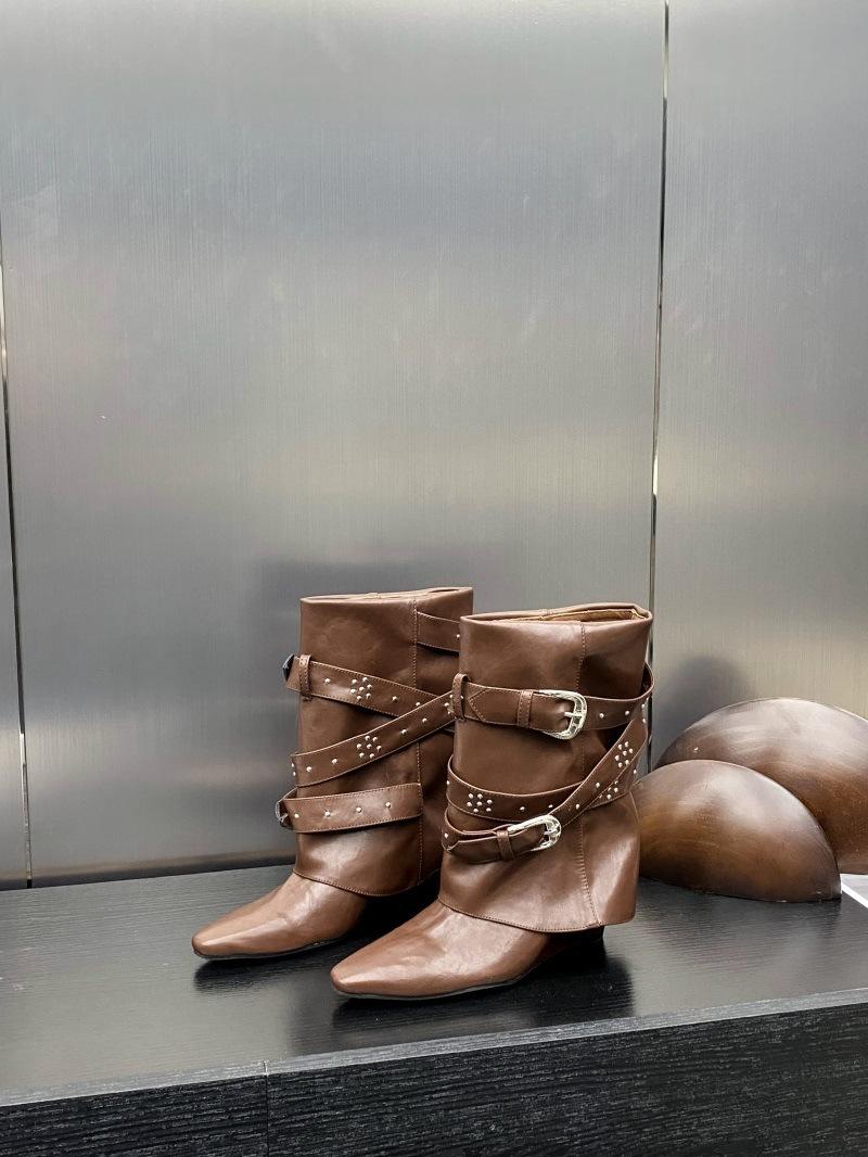 

2025 autumn new pants boots square head European and American sexy women s belt buckle thick heel fashion boots temperament rivet short boots 40 коричневый