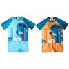 Roupa de banho infantil com flutuação, proteção solar e manga curta para meninos, ideal para piscina, praia e brincadeiras na água.