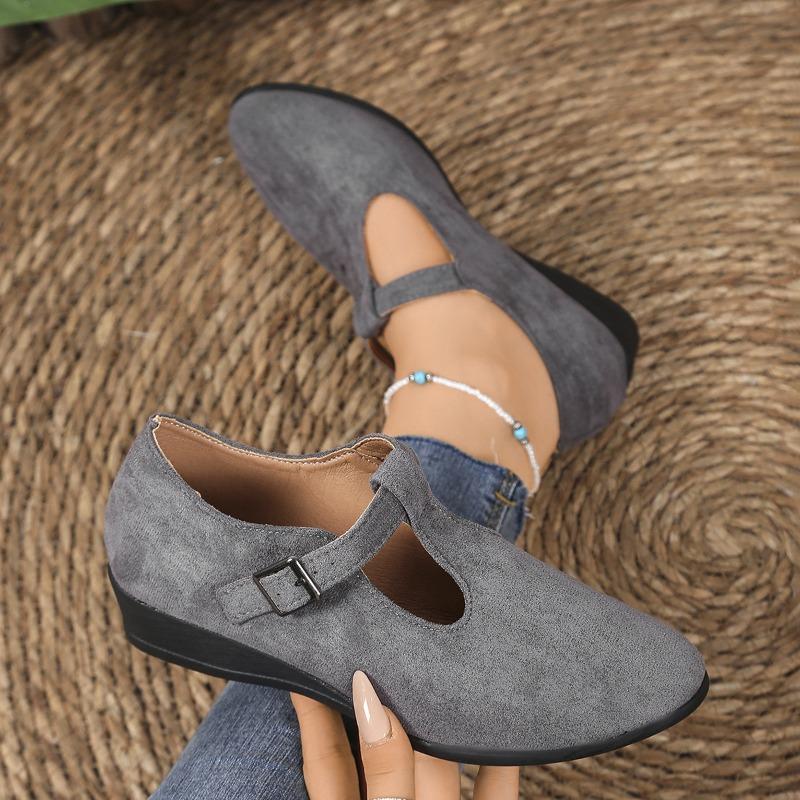 Übergröße Einzelne Schuhe Damen Neuer Herbststil Spitze Zehenpartie Flacher Ausschnitt Schnalle Keilabsatz Doudou-Schuhe