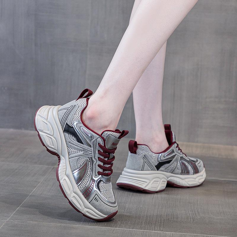 Suction film bottom dad shoes women 2025 autumn and winter new popular Internet celebrities keep warm versatile casual thick soles increase